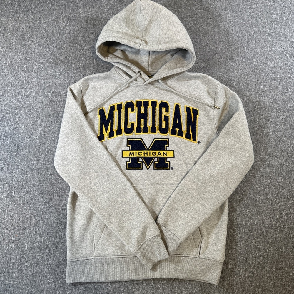 University of Michigan Wolverines Hoodie Men's Medium Gray Spell Out Pullover